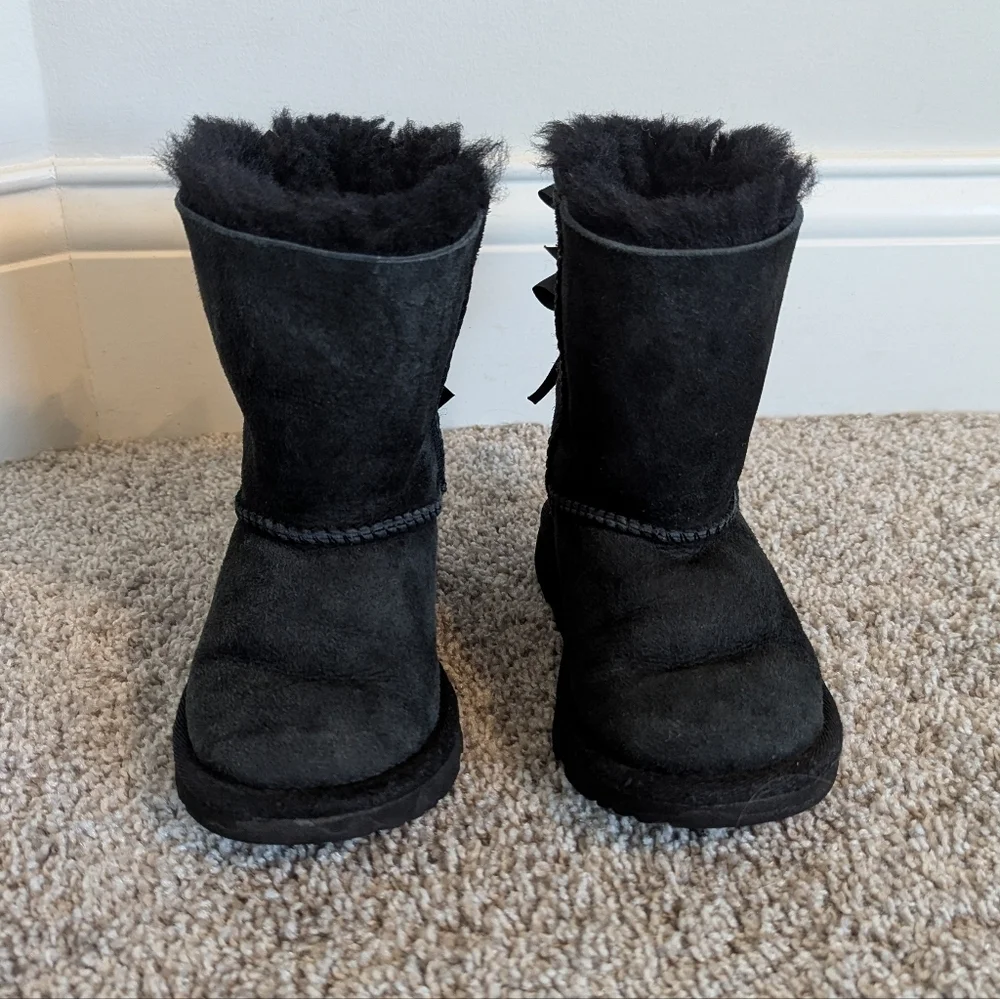 UGG Bailey Bow II Black Suede Boots Kids sz Toddler 9